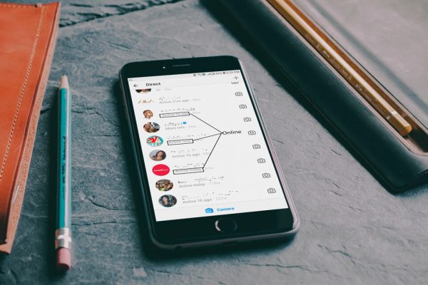 Instagram Kuonyesha Mtu Anapokuwa Online Kupitia "DM"