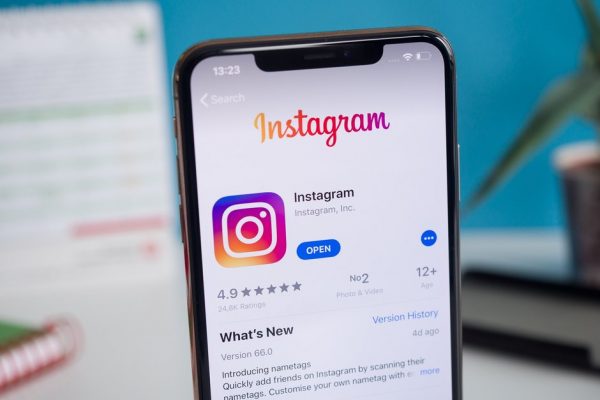 Sasa Utaweza Kupeleka Mbele Video Kupitia Mtandao wa Instagram