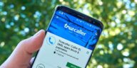 Jinsi ya Kuzuia Mtu Kuona Jina Lako Kwenye Truecaller