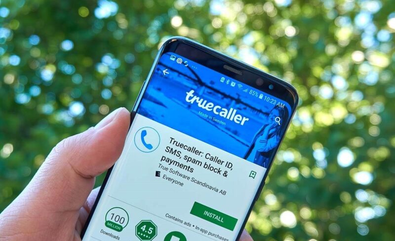 Jinsi ya Kuzuia Mtu Kuona Jina Lako Kwenye Truecaller