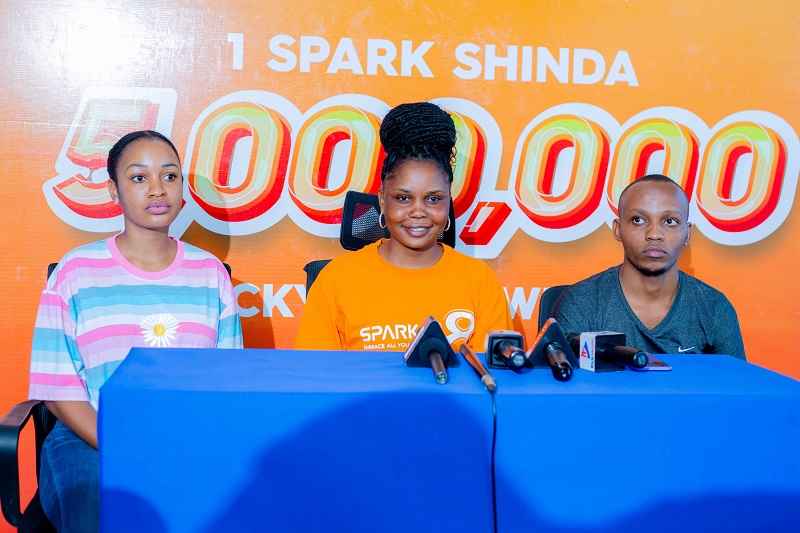 TECNO Yakabidhi Zawadi kwa Mshindi wa Promosheni ya Spark 8C