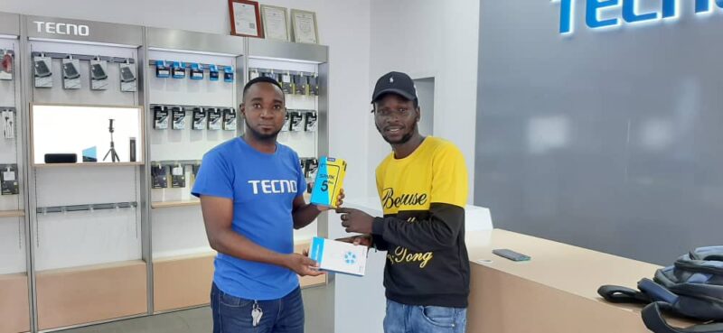 Wateja Wanaongea Nini Kuhusu Simu ya TECNO Spark 5 Pro