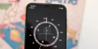 Jinsi ya Kuwezesha Dira ya Kisasa (Compass) Kwenye Simu